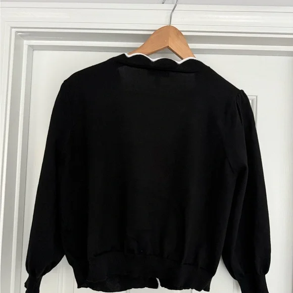 NWOT Scallop Trim Cardigan with Faux Pearls, Cap Sleeve - Picture 8 of 8